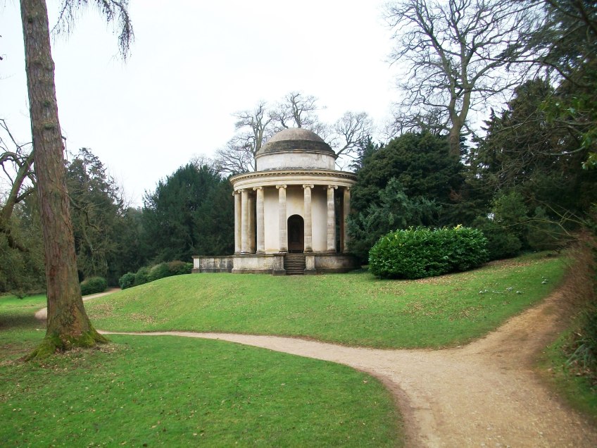 Figure 0.1: William Kent, Temple of Ancient Virtue, 1734, Stowe Gardens, Buckinghamshire. Photograph: Joel Robinson.