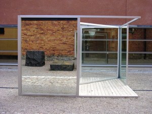 Figure 6.1: Dan Graham, Pavilion Sculpture II, 1984, aluminum, glass, and mirrors, Moderna Museet Sculpture Park, Stockholm. Photograph: Joel Robinson.