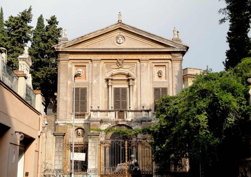Figure 2.2: The lodge of the Caffeaus, Villa Albani, 2009. © Jane Lomholt