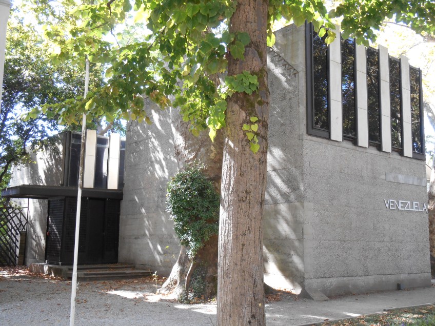 Figure 3.10: View looking west toward the Venezuelan pavilion, designed by Carlo Scarpa in 1956. Photograph: Joel Robinson.