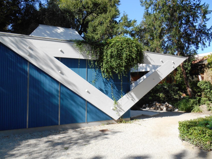 Figure 3.28: View looking east toward the Finnish pavilion, designed by Alvar Aalto in 1956. Photograph: Joel Robinson.