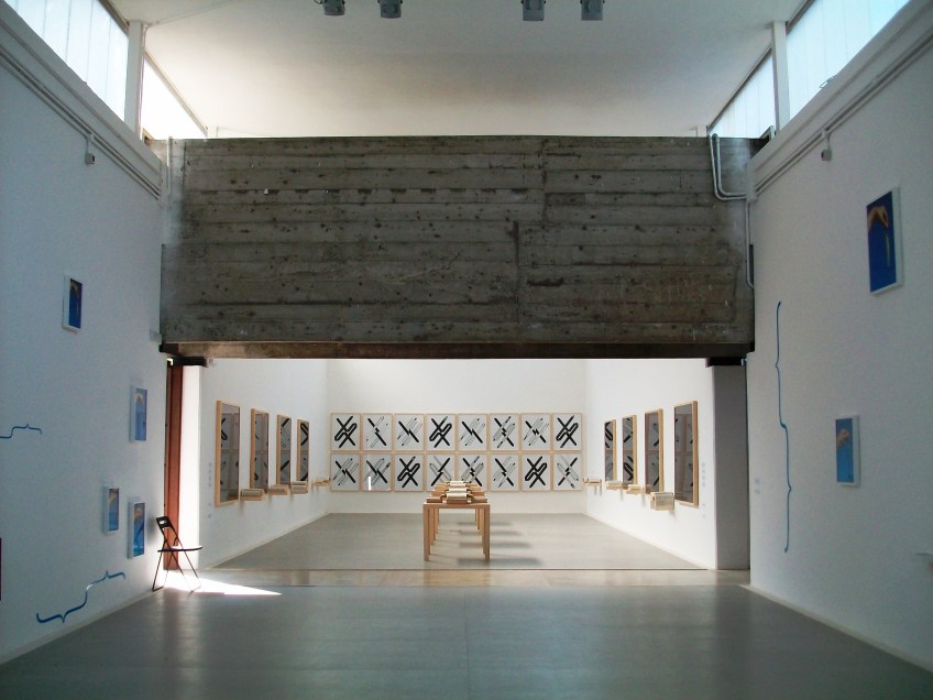 Figure 3.33: View of the beam dividing the interior galleries of the Brazilian pavilion, showing the installation of the exhibition Inside/Outside (2013), curated by Luis Pérez-Oramas and including the work of Max Bill, Lygia Clark, Hélio Fervenza, Odires Mlászho, and Bruno Munari. Photograph: Joel Robinson.