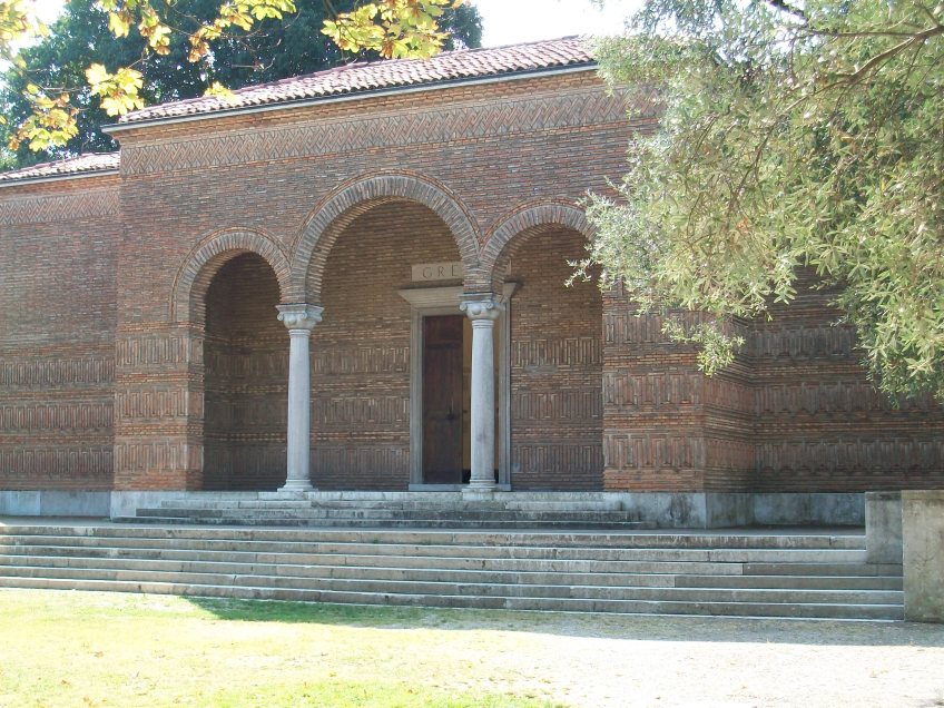 Figure 3.37: View looking southeast toward the Greek pavilion, designed by M. Papandreou and Brenno Del Giudice in 1934. Photograph: Joel Robinson.