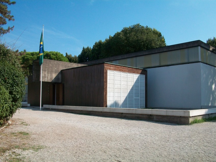 Figure 3.8: East façade of the Brazilian pavilion, built by Amerigo Marchesin in 1964, and based on the original 1959 designs of Henrique Mindlin, Walmyr Amaral and Giancarlo Palanti. Photograph: Joel Robinson.