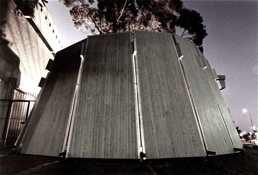 Figure 16.2: Herd (Architectural Practice), Art Pavilion, Newcastle Region Art Gallery, Australia, 1996. Credit Tim Lincoln. Courtesy of the architect.